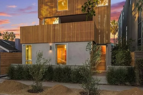 Building Photo - 1519 Cabrillo Ave