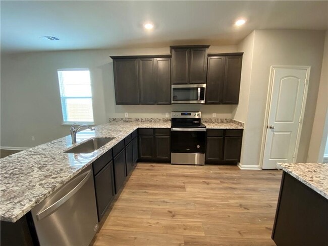 Foto del edificio - 113 Declaration Ln