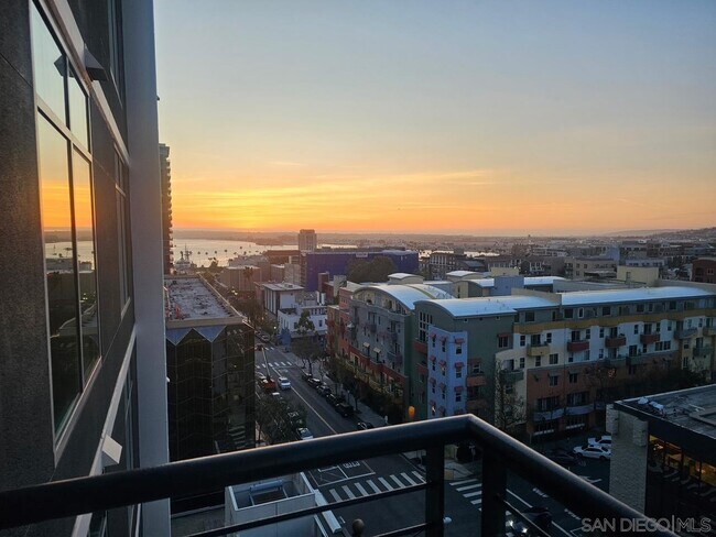 Foto del edificio - 425 W Beech St