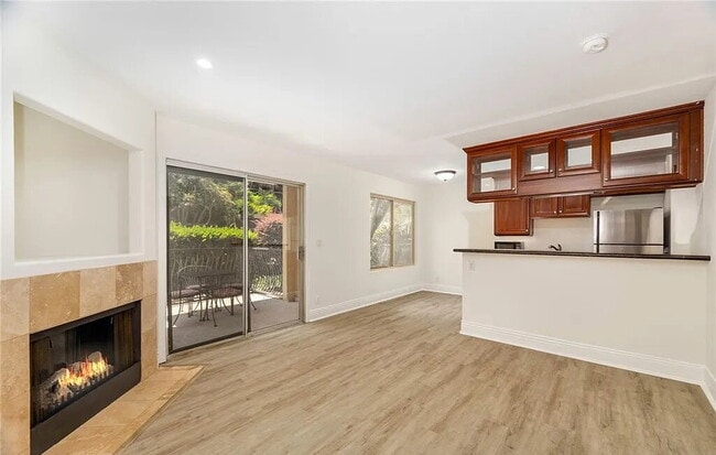 Building Photo - Sophisticated Space Designed for Comfort