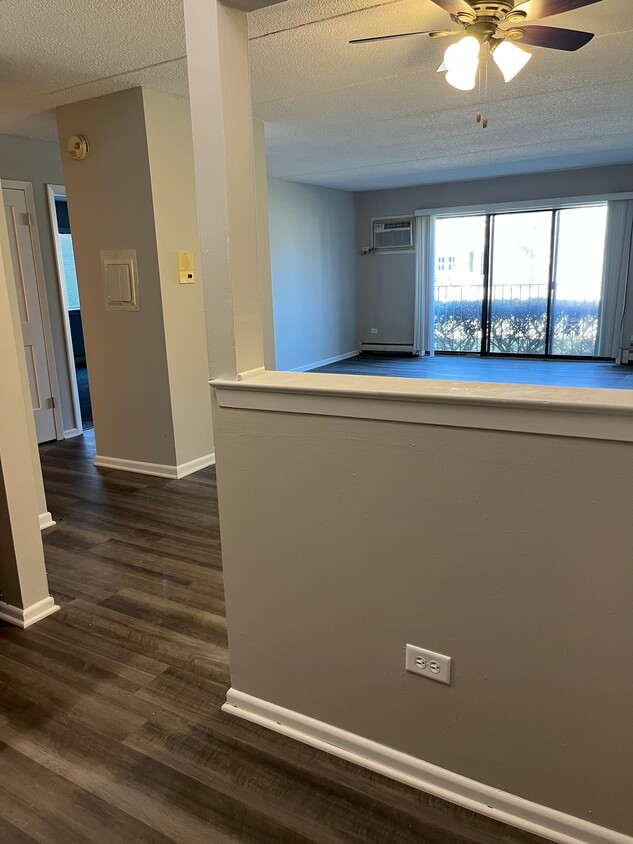 Photo - 15 E Maple St (Lombard, IL)