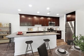 Building Photo - Hampton Manor Apartments & Townhomes