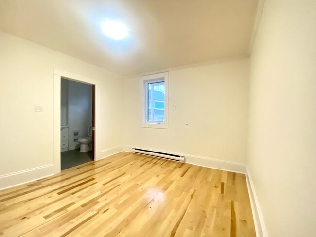 Building Photo - 14 Barnes Rd