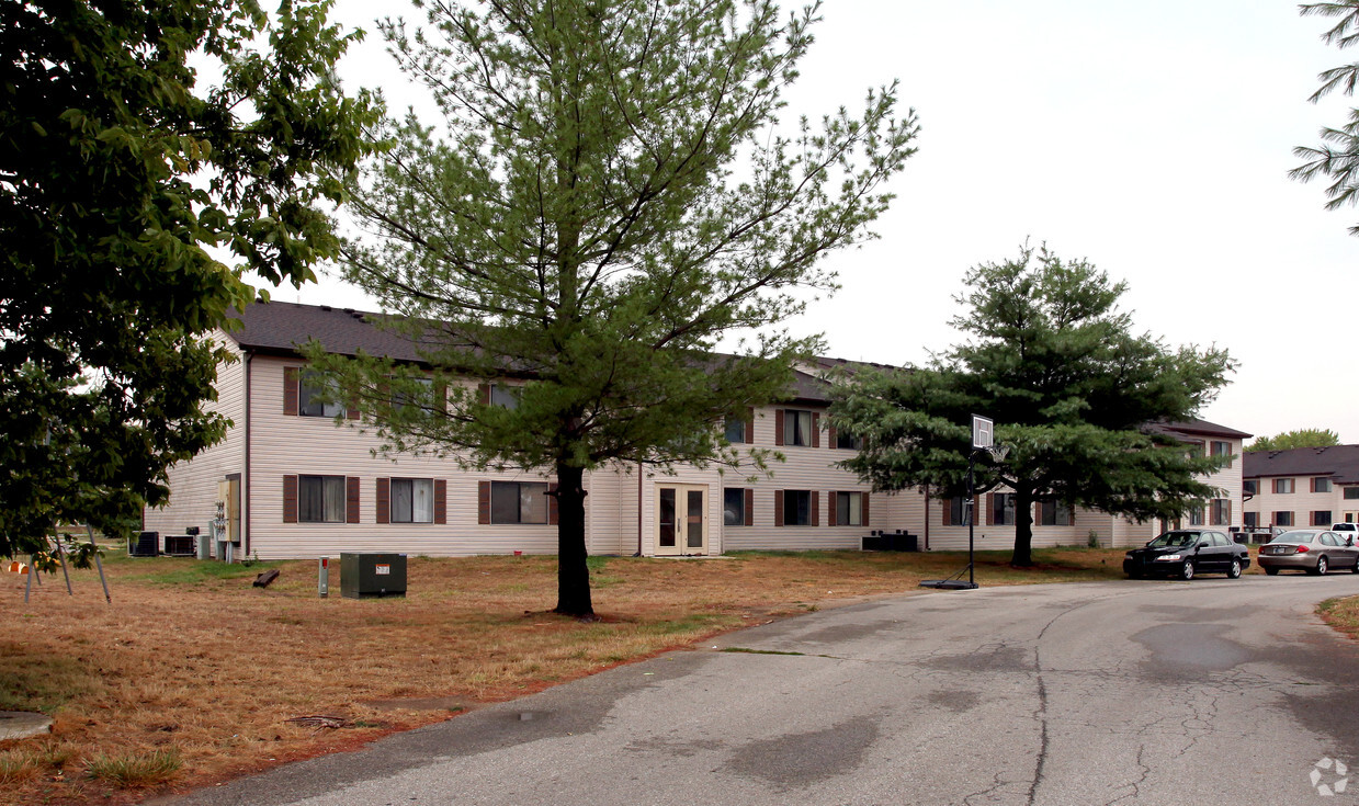 Building Photo - The Pine Apartments