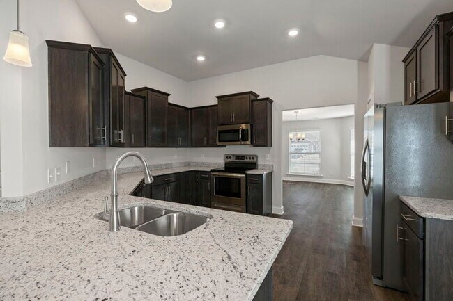 Building Photo - 9102 Eagle Trce Dr SE