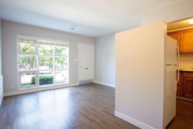 Foto del edificio - 3717 S Corbett Ave