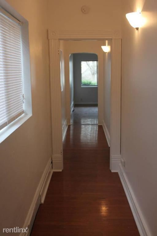 Building Photo - 118 5th St