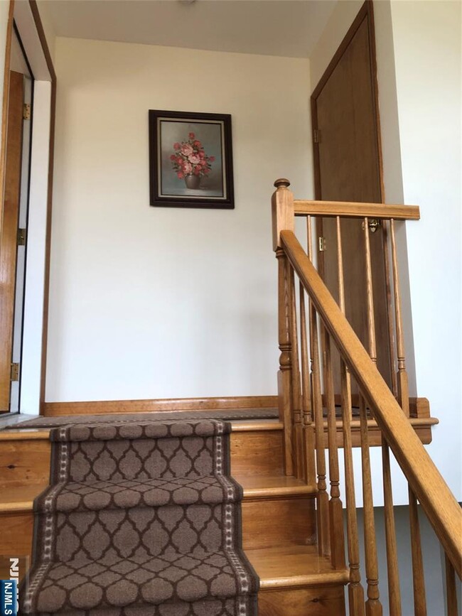 Building Photo - 504 2nd