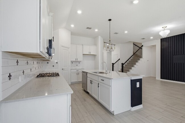 Photo - 700 Pistachio Pky Unit House