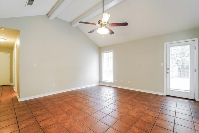 Foto del edificio - 145 Bellegrove Cir