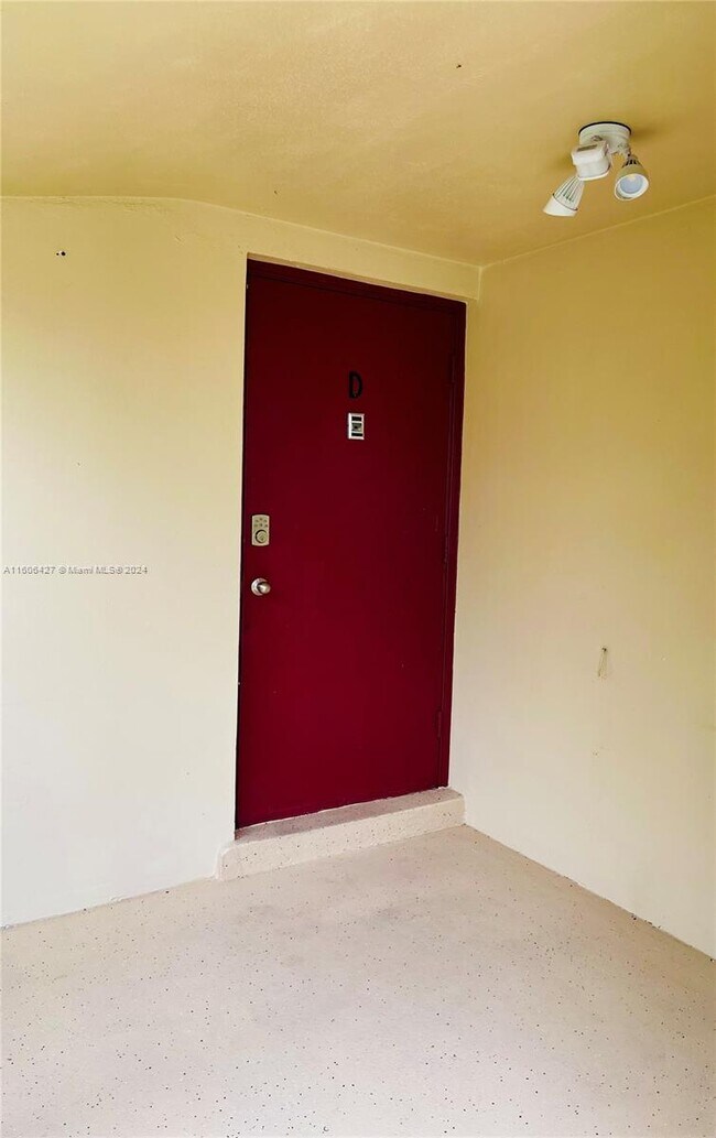 Building Photo - 2960 Crosley Dr E