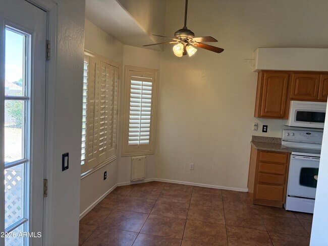 Foto del edificio - 222 W Caroline Ln