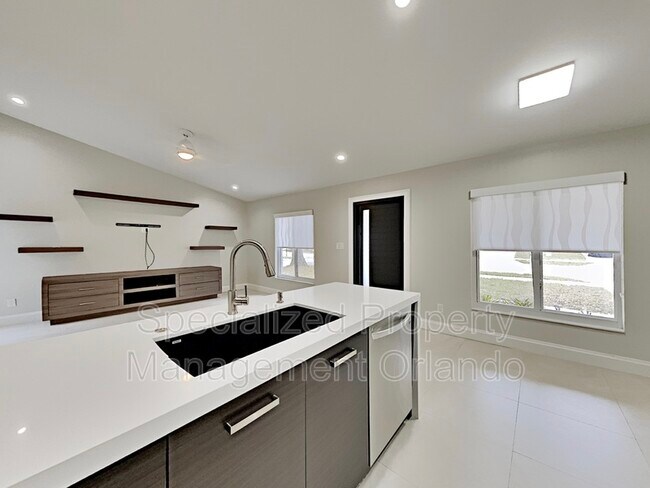 Foto del edificio - 1016 Olliff Way