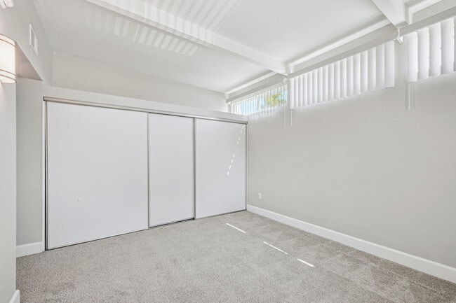 Building Photo - The Modern Apartments