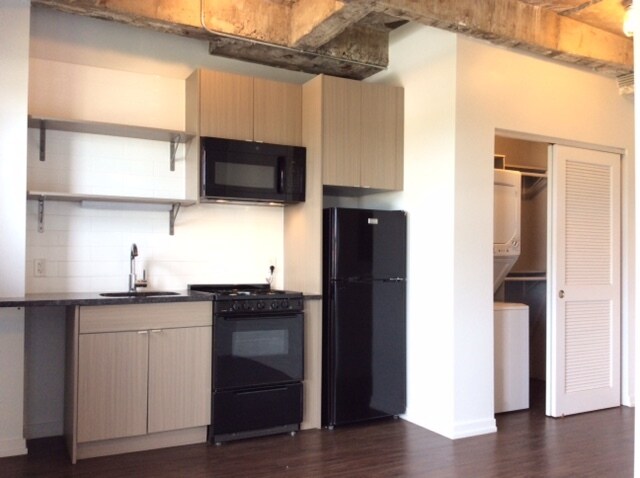 Building Photo - 1350 W Wilson Ave