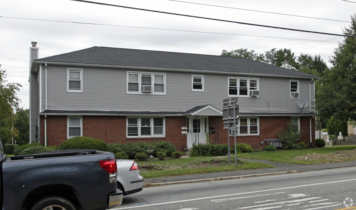 Primary Photo - 36 Congers Rd