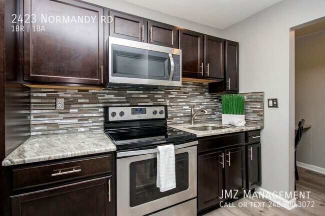 Foto del edificio - COMPLETELY UPDATED BEAUTIFUL RANCH STYLE P...