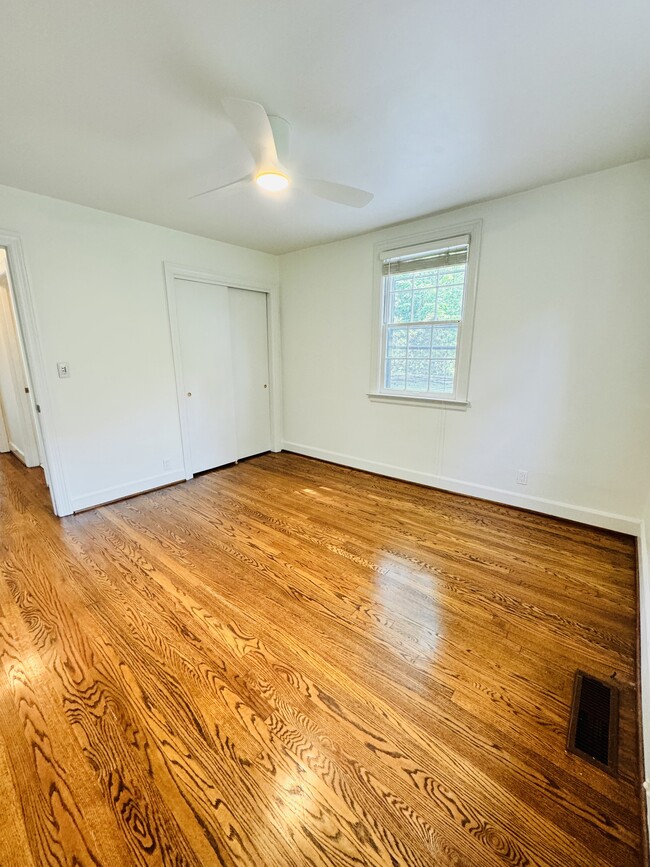 Dormitorio 2 - nivel principal - 3800 Auburn Ln