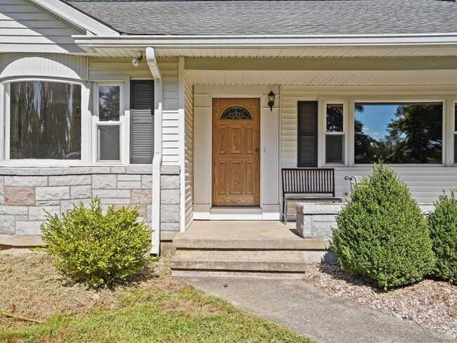Building Photo - 570 Morehouse Rd