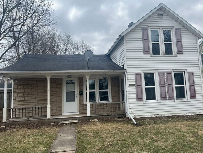 Foto del edificio - FOR RENT: Recently renovated home in Neenah!
