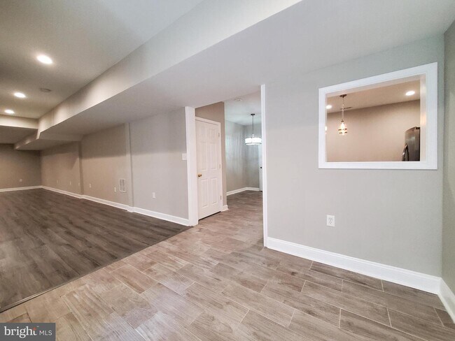 Building Photo - 7 Pebble Beach Dr