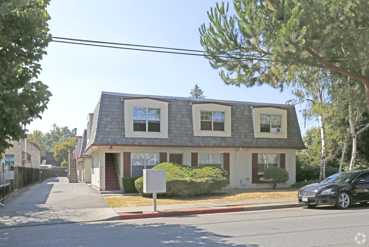 Primary Photo - 1180 BRACE Ave
