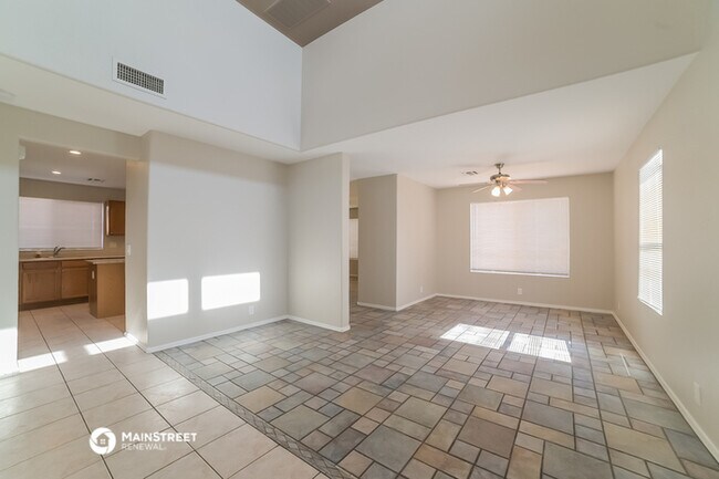 Foto del edificio - 8645 W Mauro Ln