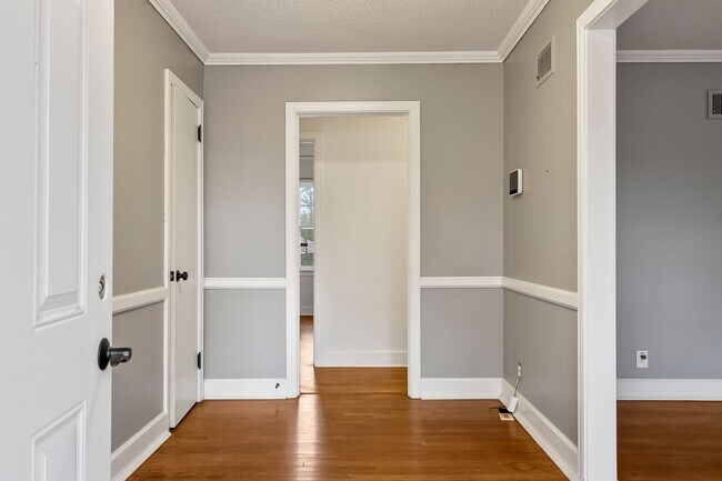 Building Photo - Druid Hills Charmer Available NOW!