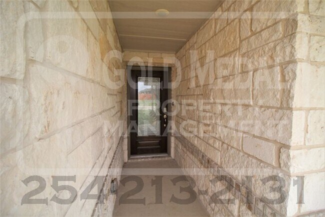 Foto del edificio - Charming 3-bed, 2-bath home now available ...