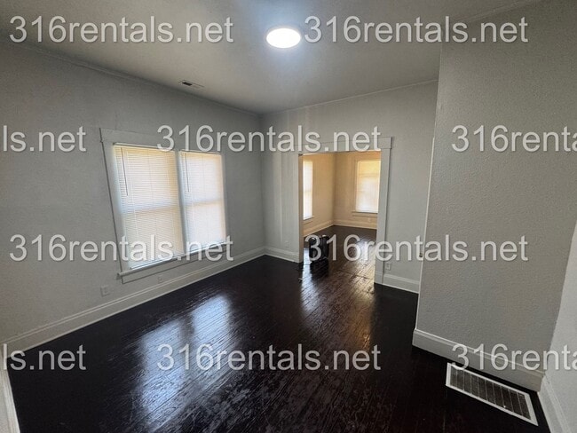 Foto del edificio - $899- 2 bed 1 bath - Single Family Home