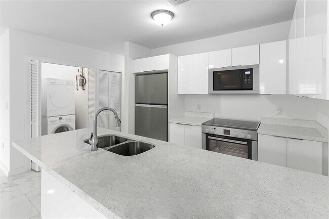 Foto del edificio - 1244 NW 71st St