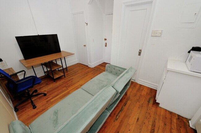 Foto del edificio - 649 9th Ave