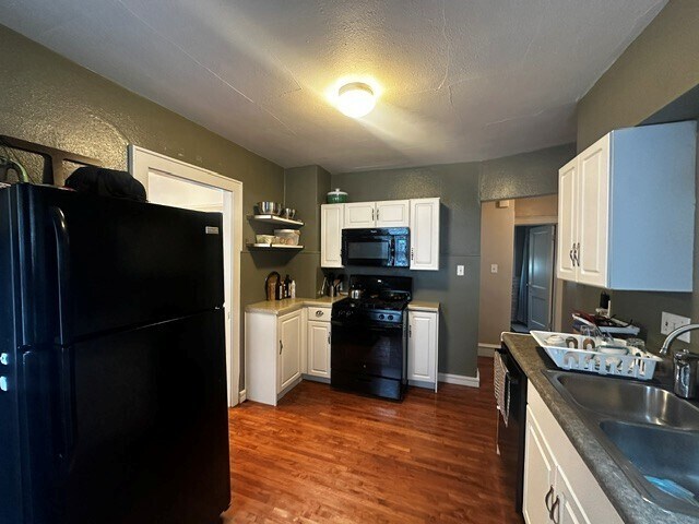 Foto del edificio - 2252 N 71st St