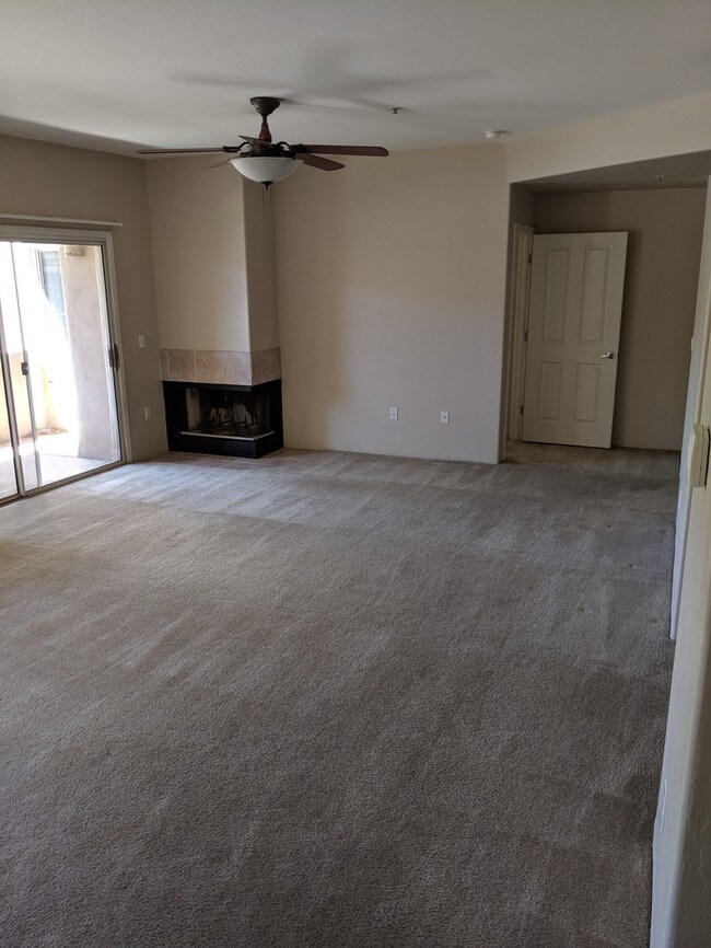 Foto del edificio - 2/2 condo for rent in Scottsdale Mission. MM