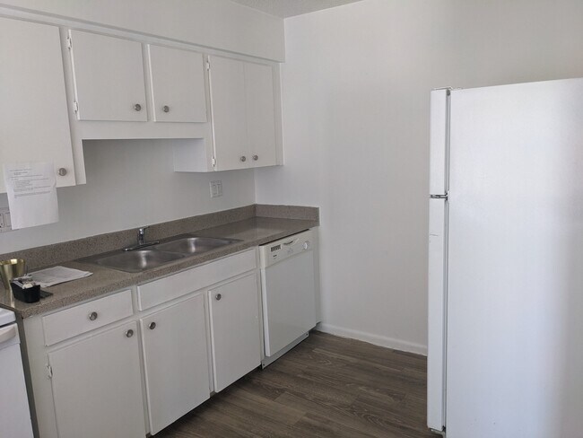 Foto del edificio - 3215 Baird Ave