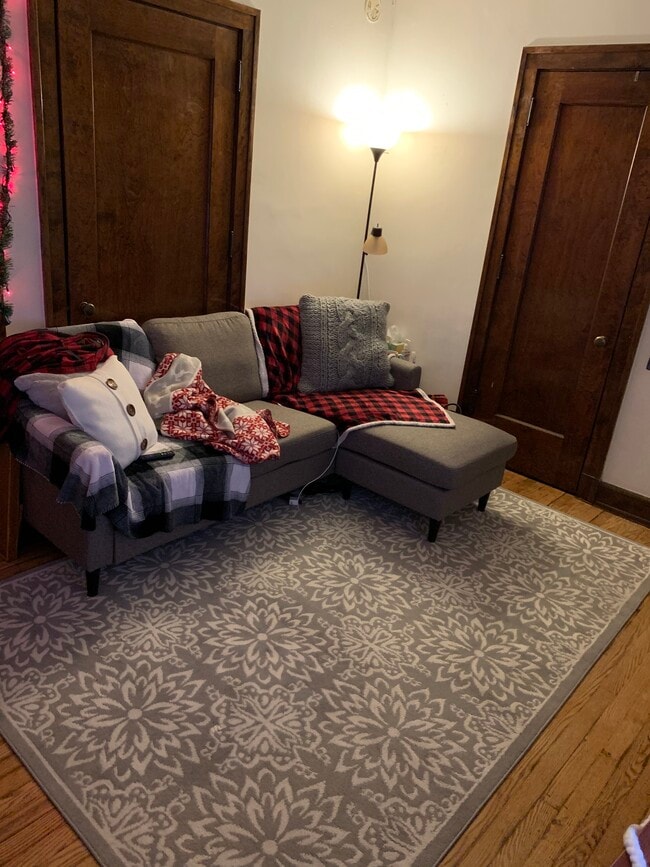 Living room area furnished - 19035 Old Detroit Rd