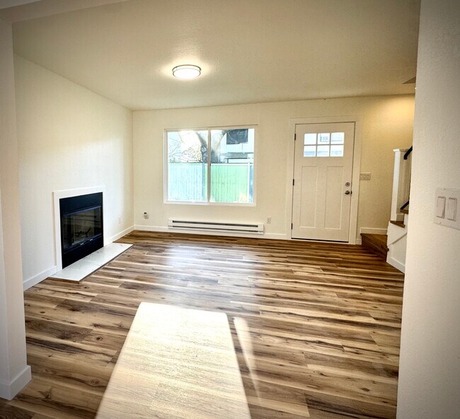 Photo - 640 5th Ave S Apartment