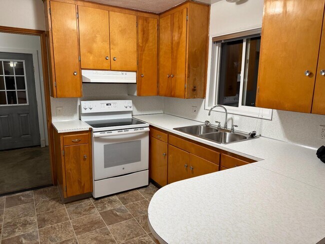 Foto del edificio - 1915 SE Debord St