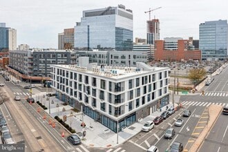 Building Photo - 3748 Lancaster Ave