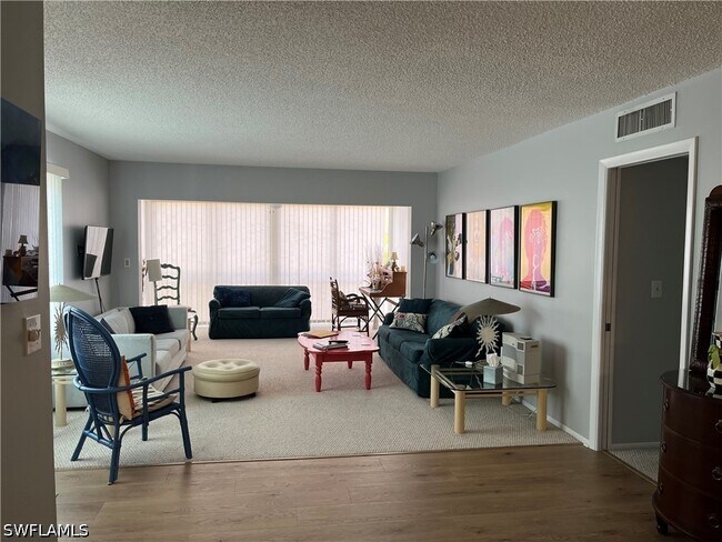Foto del edificio - 4140 Crayton Rd