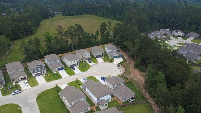 Foto del edificio - 8506 Blueberry Ash St