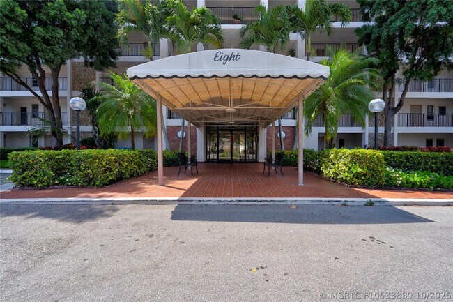 Foto del edificio - 3050 N Palm Aire Dr