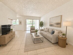 Building Photo - 9755 Westview Dr