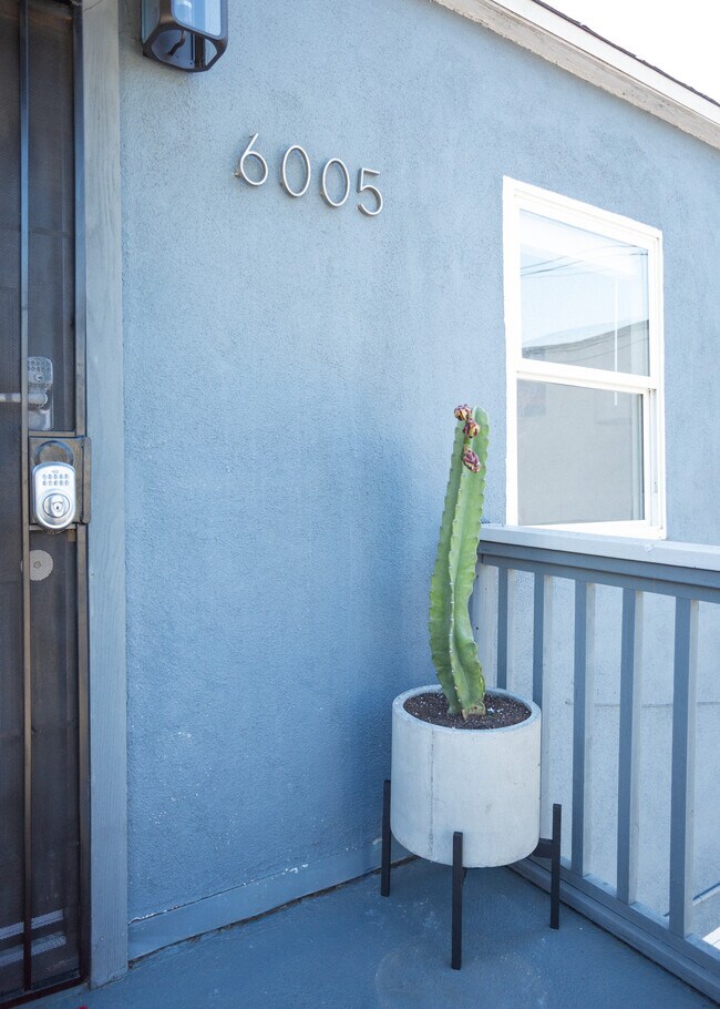 Foto del edificio - 6005 Washington Blvd
