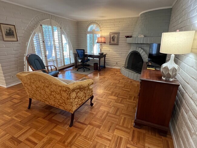 Foto del edificio - 604 W Roller Coaster Rd