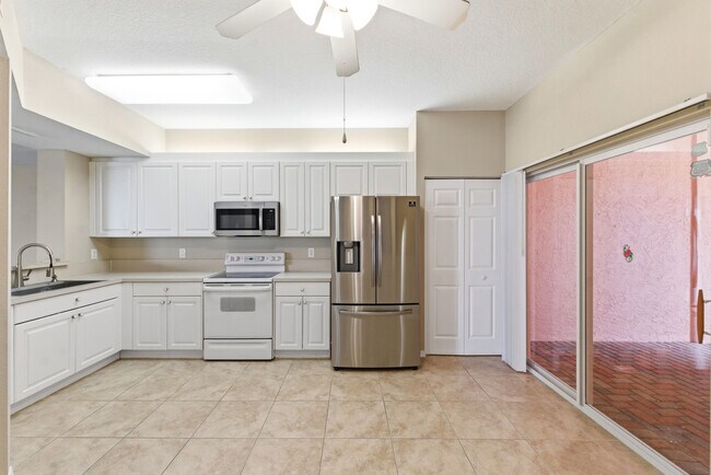 Building Photo - 7765 Yardley Dr