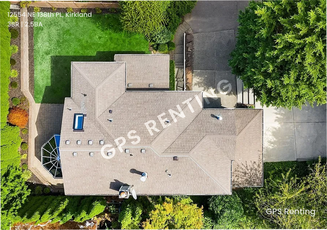Building Photo - ? Peaceful Retreat in the Heart of Kirkland!