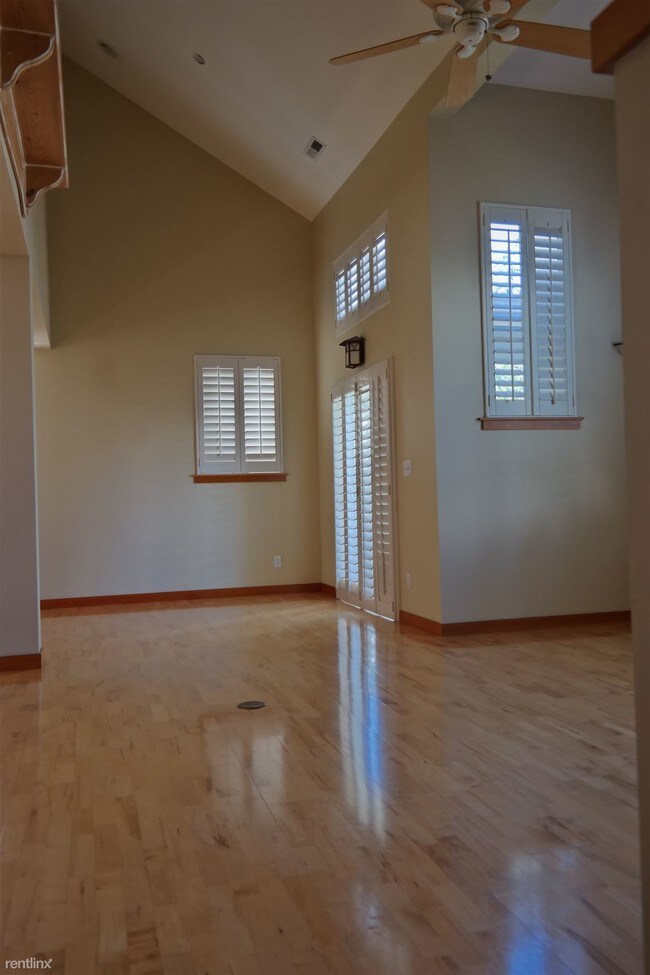 Building Photo - 2 br, 2.5 bath Townhome - 356 Wyatt Way NE