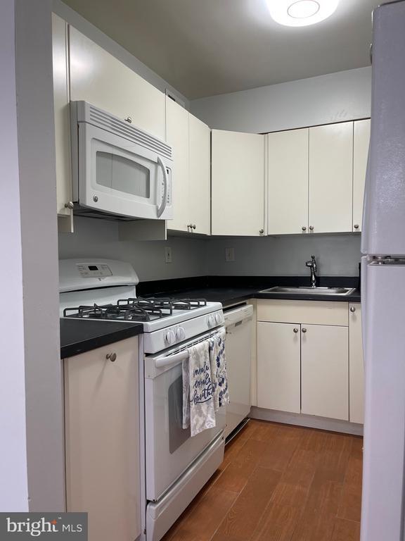 Foto del edificio - 236 G St SW