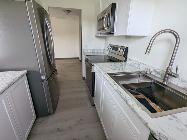 Recién renovado 3 BD 1 BA - Bayit Edinboro Apartment Rentals